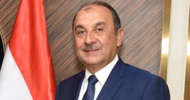 وزير قطاع الأعمال العام يهنئ العاملين بالمصانع والشركات التابعة للوزارة بمناسبة عيد العمال –  مصرنا