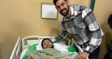 أحمد القندوسى يزيل الجبس بعد الاطمئنان على جراحة الساق – مصرنا
