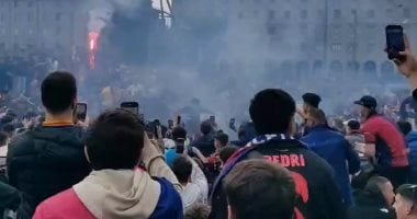 الإنتر ضد برشلونة.. الجماهير تشعل الأجواء فى ميلانو قبل القمة “فيديو” – مصرنا