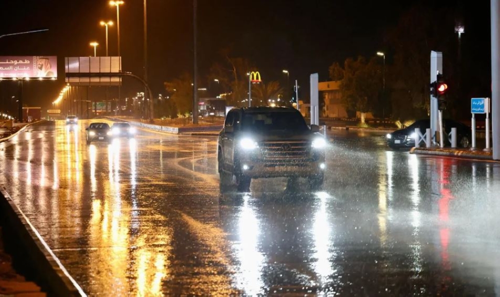 طقس الجمعة.. أمطار رعدية متباينة الشدة على أجزاء من 10 مناطق