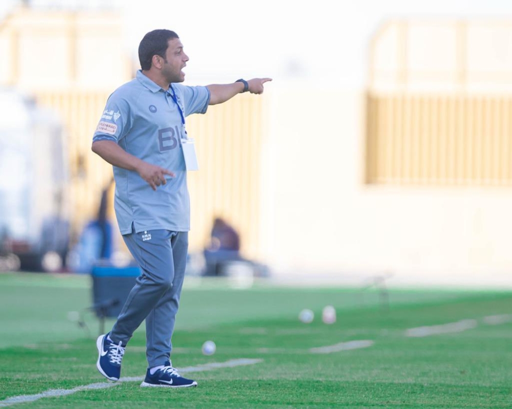 الكشف عن الطاقم الفني لـ محمد الشلهوب الذي يقود الهلال فنياً أمام الرائد
