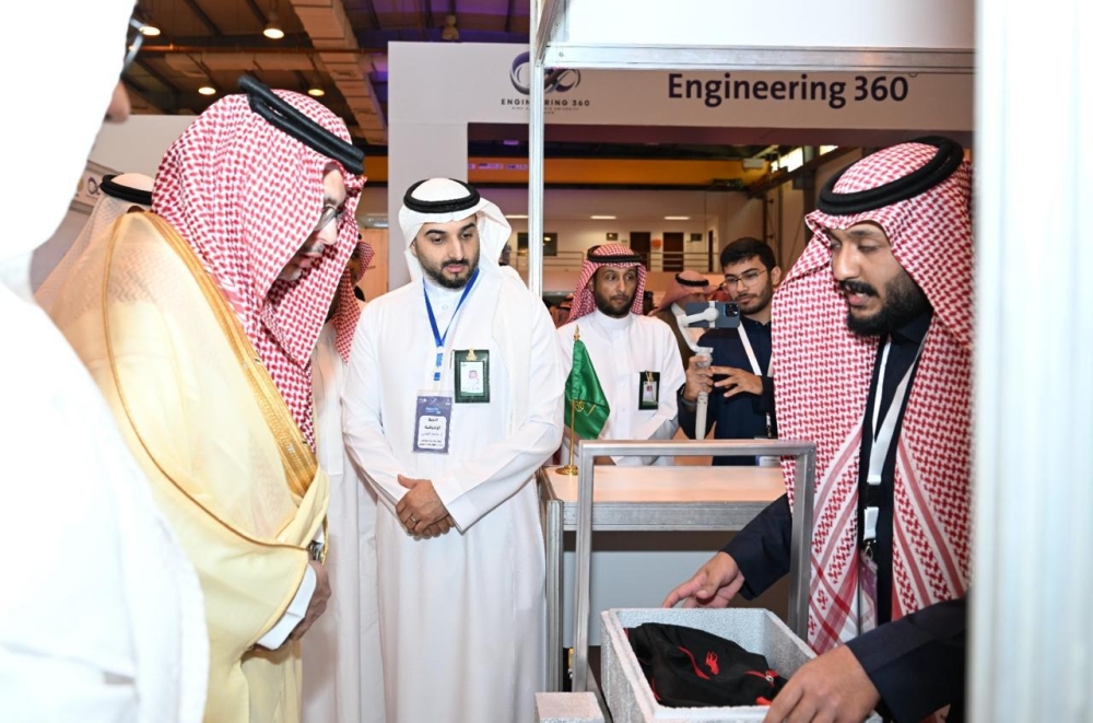 صور.. المعرض الهندسي بجامعة الملك عبدالعزيز يبرز إبداعات الطلاب
