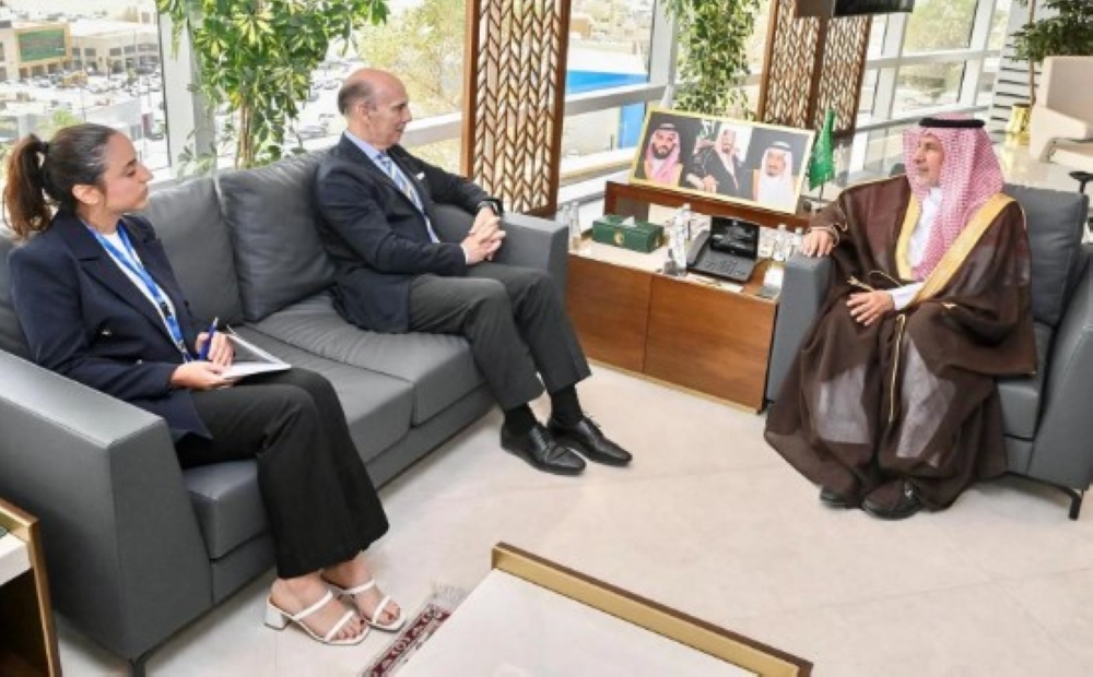 السفير الإسباني يشيد بإسهامات المملكة المميزة في العمل الإنساني