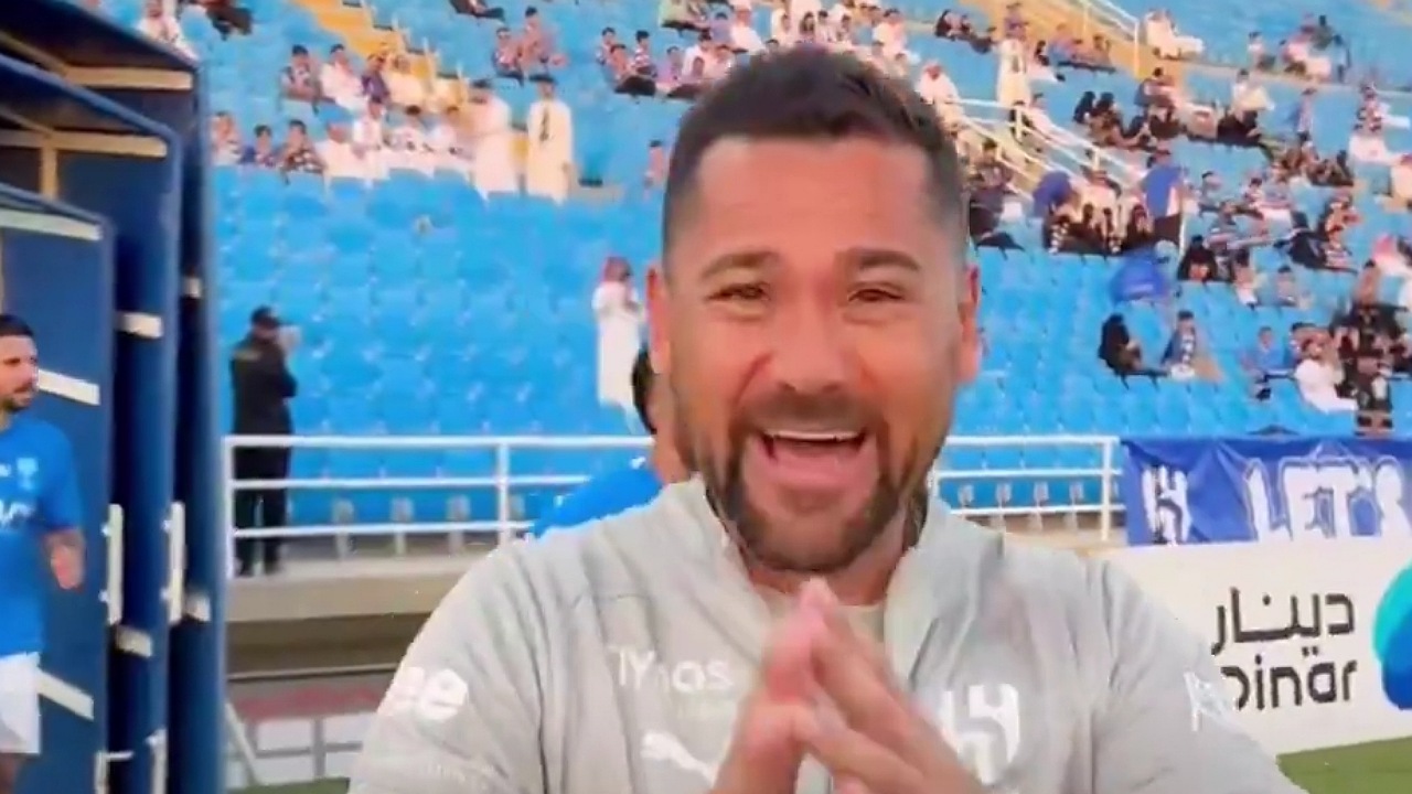 سعادة مدرب اللياقة الفارو بعد عودته للهلال .. فيديو