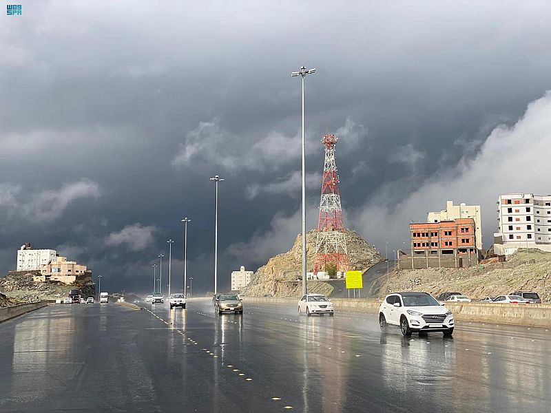 مكة المكرمة الأعلى هطولًا للأمطار اليوم بـ17.6 ملم