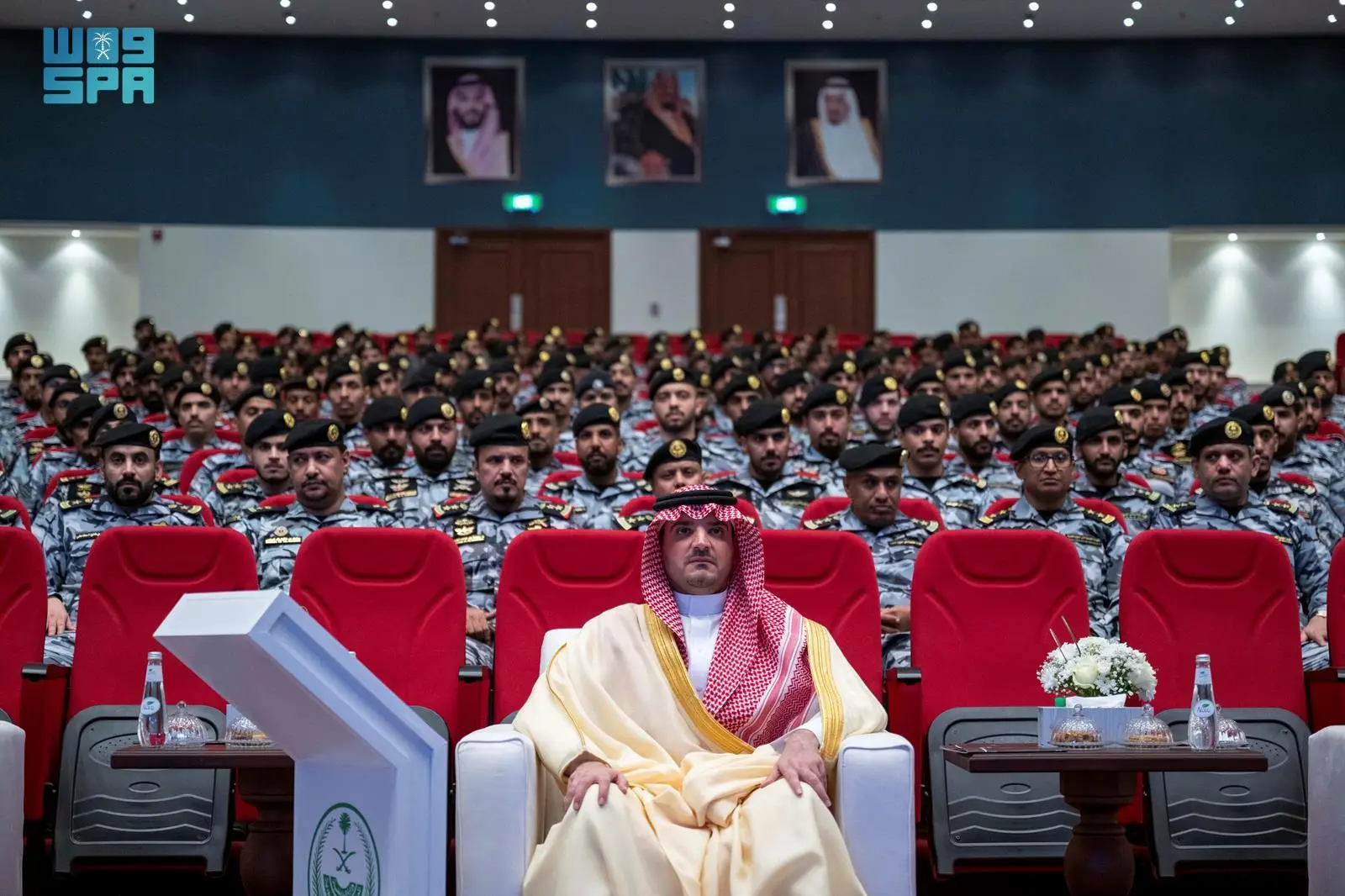 عبدالعزيز بن سعود يدشن عددًا من مشروعات وزارة الداخلية في المدينة المنورة